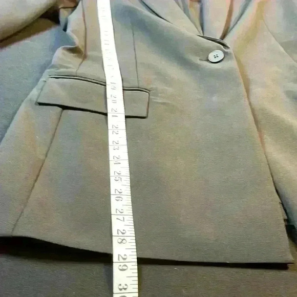 The Drop Women’s NWT black blazer with faux pockets 1 button closure size medium - Picture 7 of 9